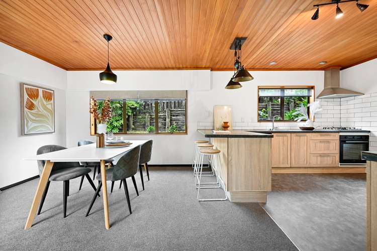 804 River Road Chartwell_5