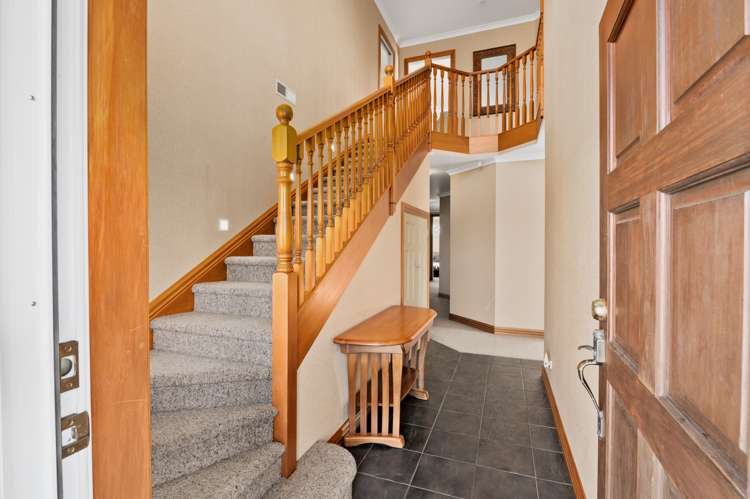 16 Thistlewood Avenue Hamilton East_18