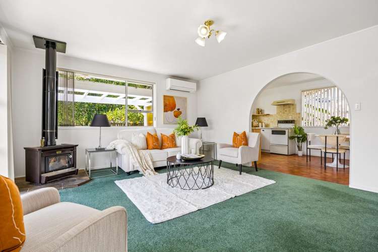 2/4 Aylmer Court Eastern Beach_8