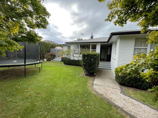 Cozy 3-Bedroom Family Home in Prime Location