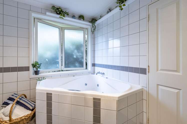 43 Bruces Road Sefton_19