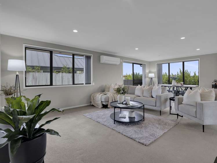 4 Raddington Way Huntington_1