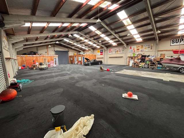 8 and 10 Riverbank Road Otaki Beach_2