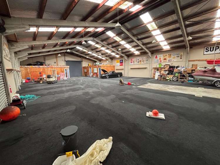 8 and 10 Riverbank Road Otaki Beach_2