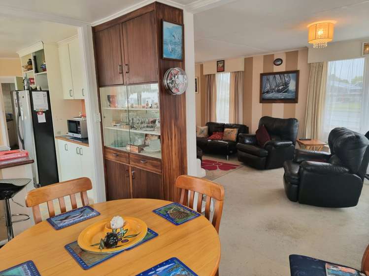 16 Mark Perreau Place Foxton_11