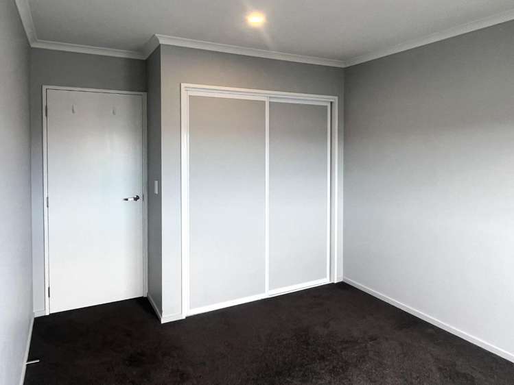 42 Tippet Crescent Wigram_12