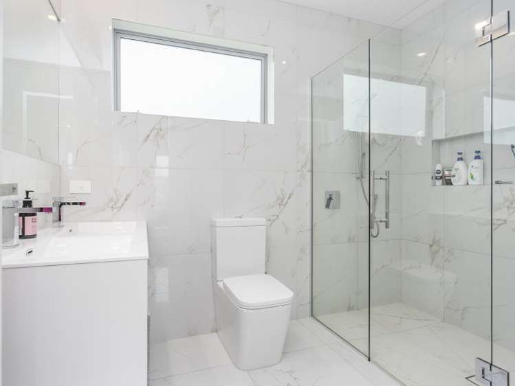 37 Baxter Michael Crescent Cambridge_12