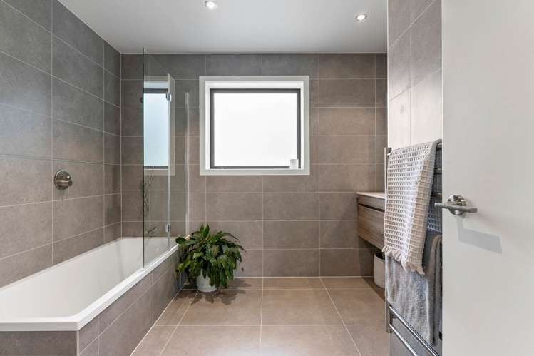 13 Weka Close Red Beach_25