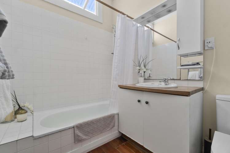 47 Kings Road Three Kings_18