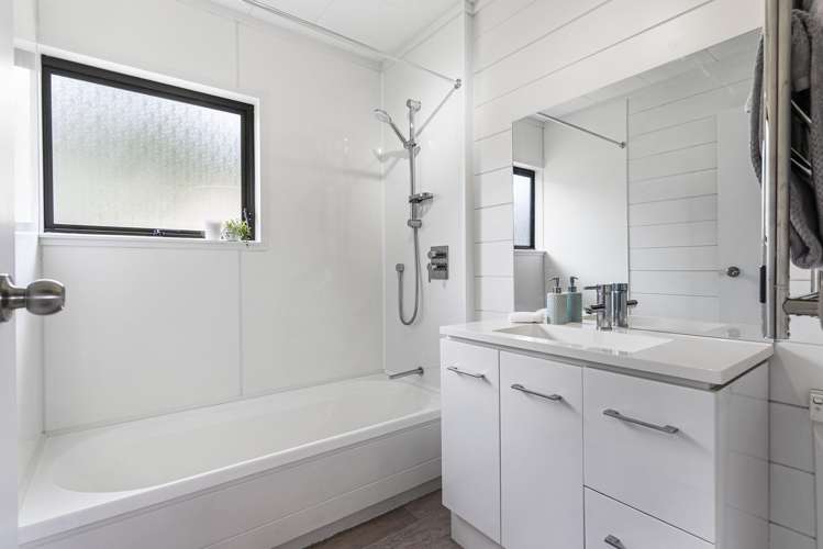 2/66 Pemberton Avenue Bayview_9