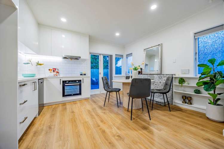 1/14 Taharoto Road Takapuna_8