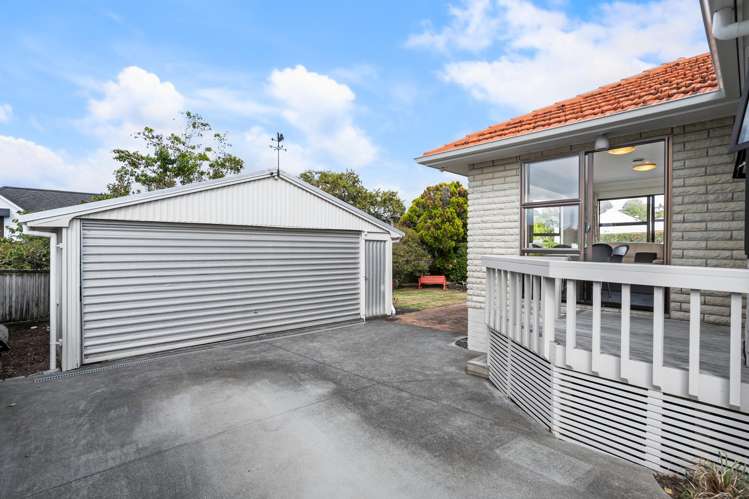 53 Beach Road Mellons Bay_16