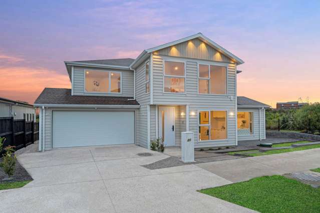 New English style Corner on Seagreen Ave, Karaka