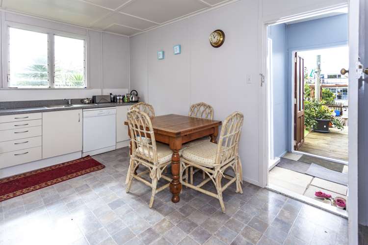 102 Charleston Avenue Whangamata_5