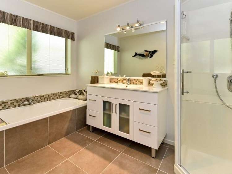 22 Silkwood Grove Totara Heights_7