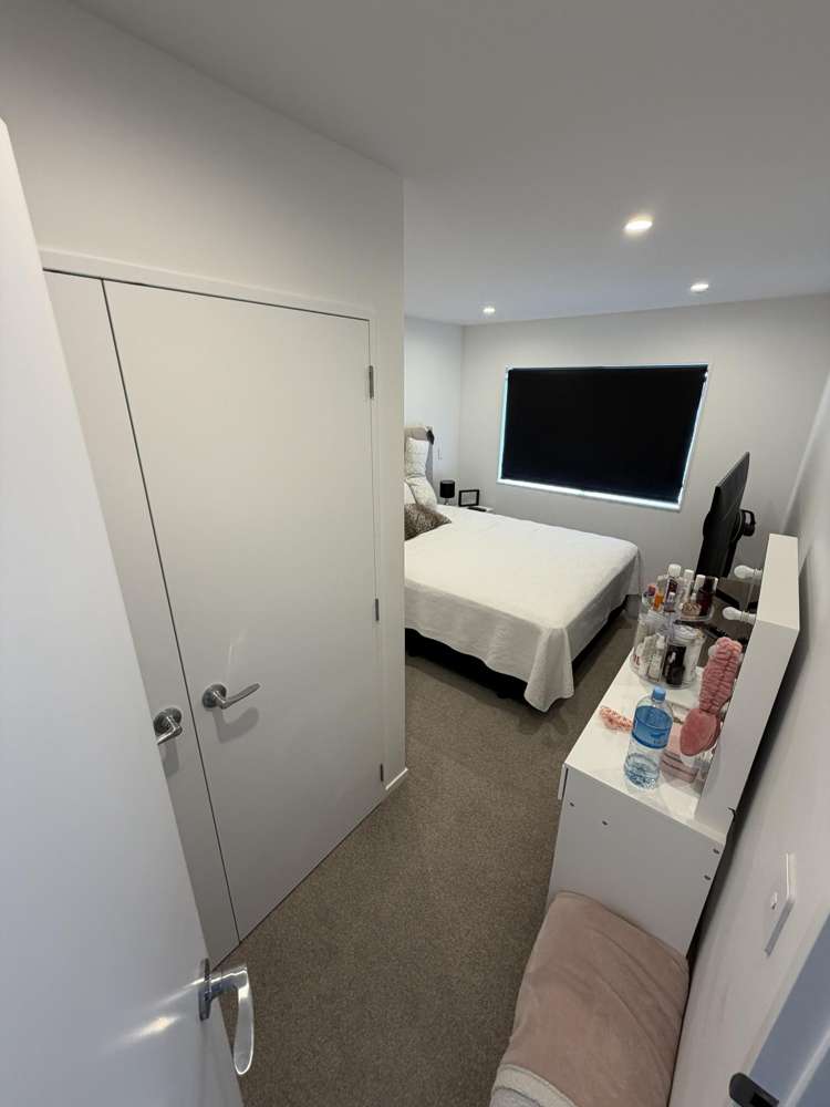 4 Rautahi Street Flat Bush_11