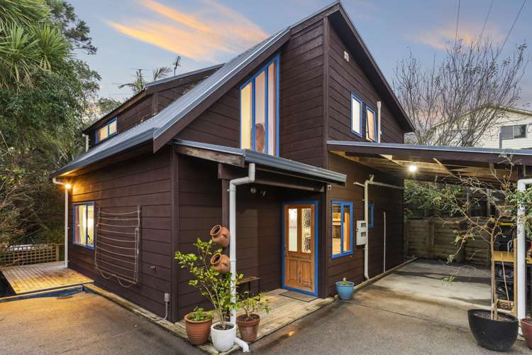 2/15 Emirau Place Glenfield_19