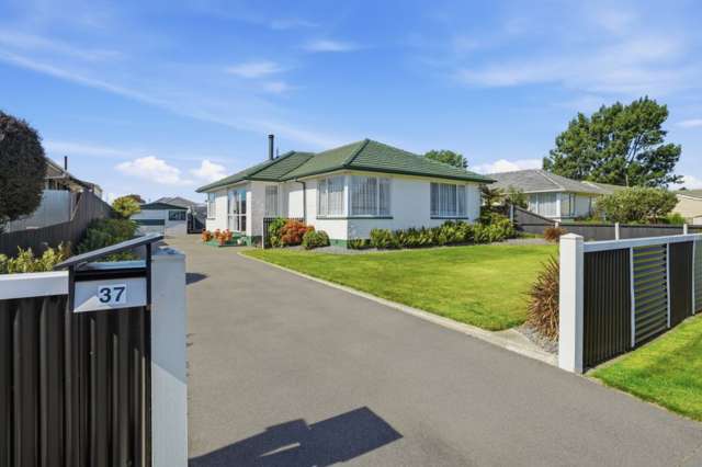 37 Dunstan Crescent Hornby_3
