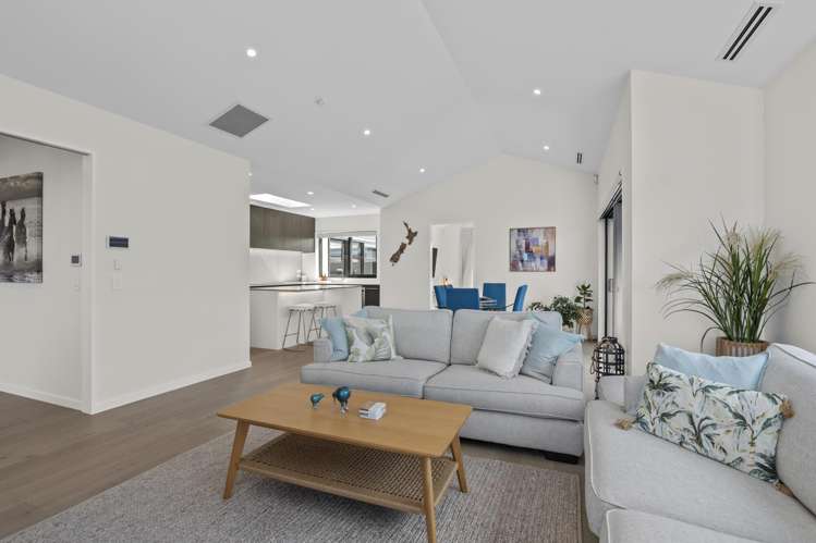 19 Guinevere Drive Lincoln_1