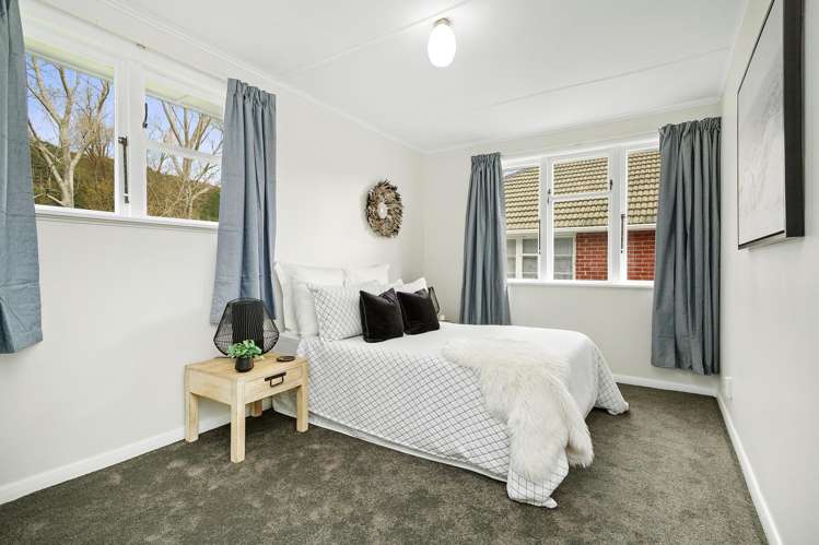 76 Strand Crescent Naenae_7