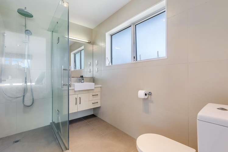 61 Turnberry Drive Wattle Downs_12