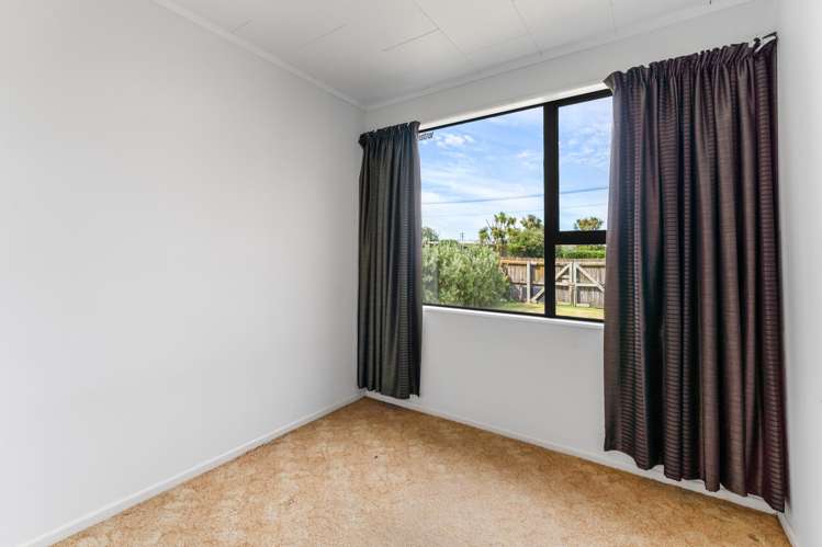 28 Kiharoa Street Otaki Beach_9