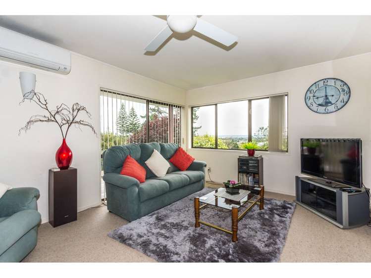 2/75a West Coast Road Glen Eden_3