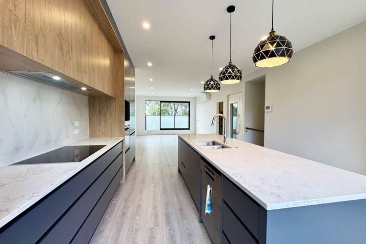 2/20 Penzance Road Mairangi Bay_7