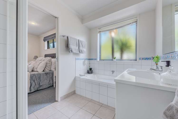 22 Toomer Place Beachlands_14