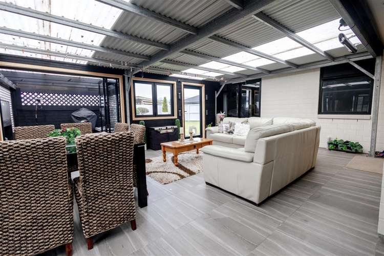 8 Higgins Place Paroa_20