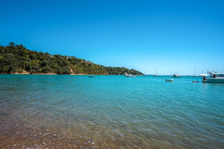 6 Esslin Road Surfdale_3