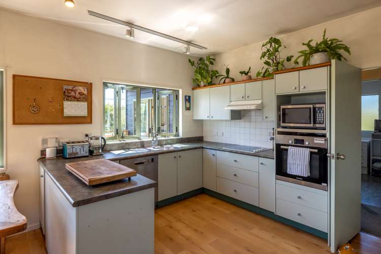 2 Natzka Road Ostend_10