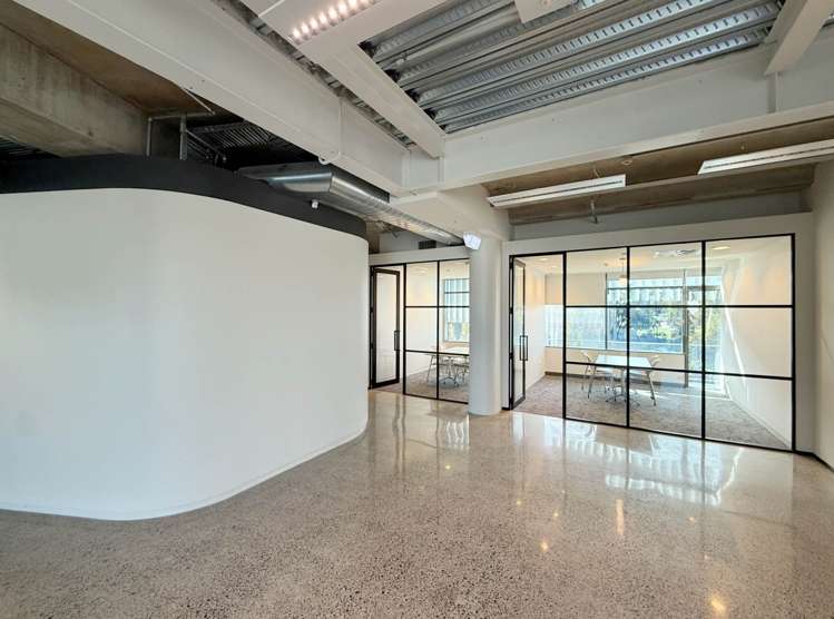 381 Great South Road_0