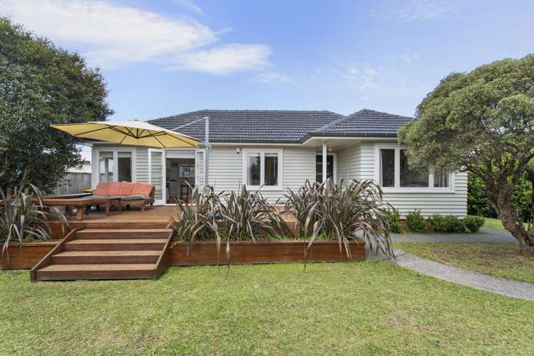 697 Te Atatu Road_0