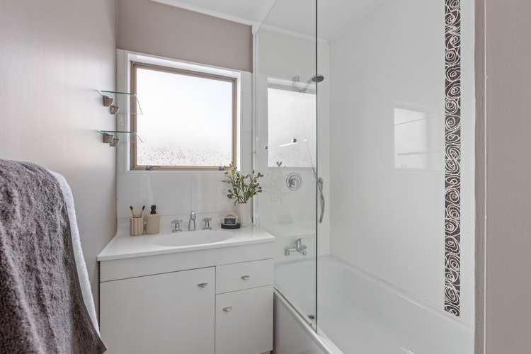 59 Brian Crescent Stanmore Bay_12