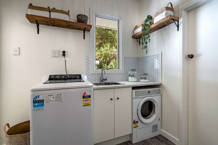 17 Black Road Otatara_19