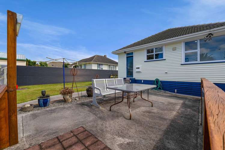 6 Malone Place Hawera_12