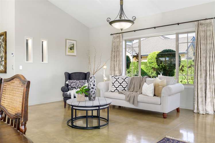 69 Wiltshire Drive Huntington_12