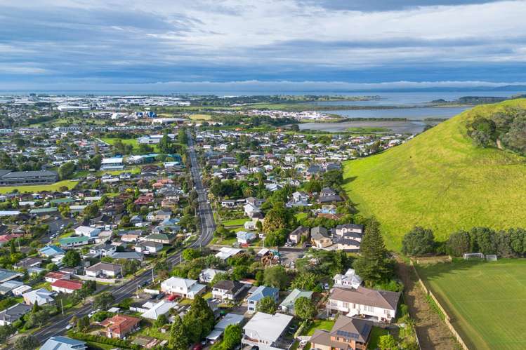 40 & 42 Mountain Road Mangere Bridge_9