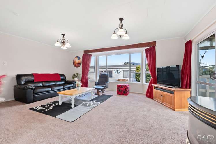 22 Denver Grove Totara Park_4