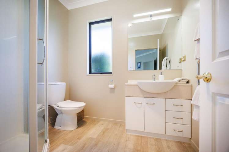 4 Meridian Grove Kelvin Grove_9
