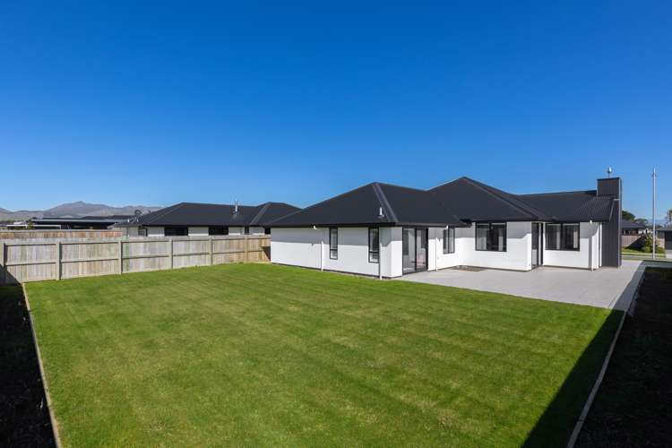 3 Caproni Road Burleigh_24