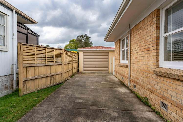 7 Scott Avenue Hamilton East_5