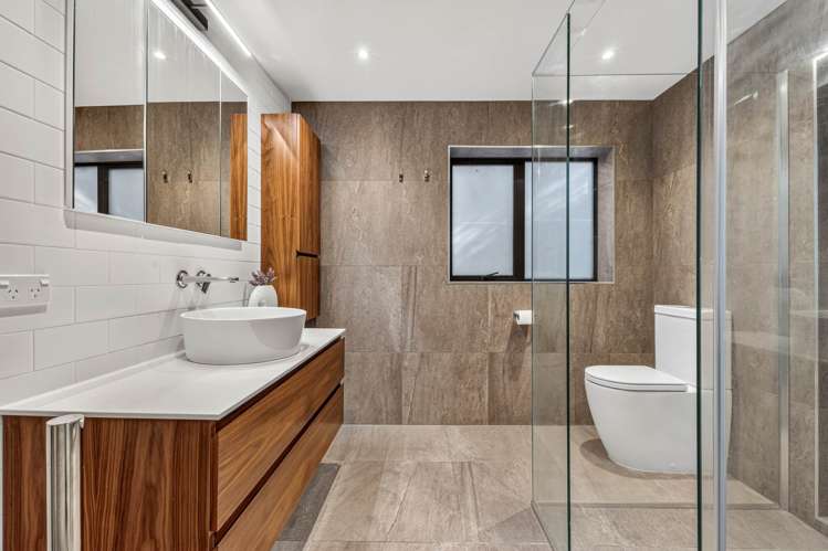 2/18A Robson Street Mt Roskill_5