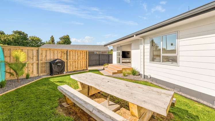 16 Girven Road_0