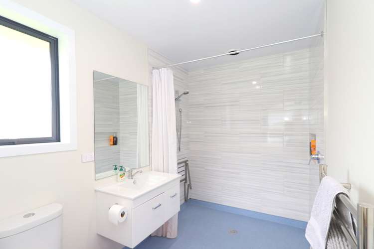 213 Queens Drive Windsor_13