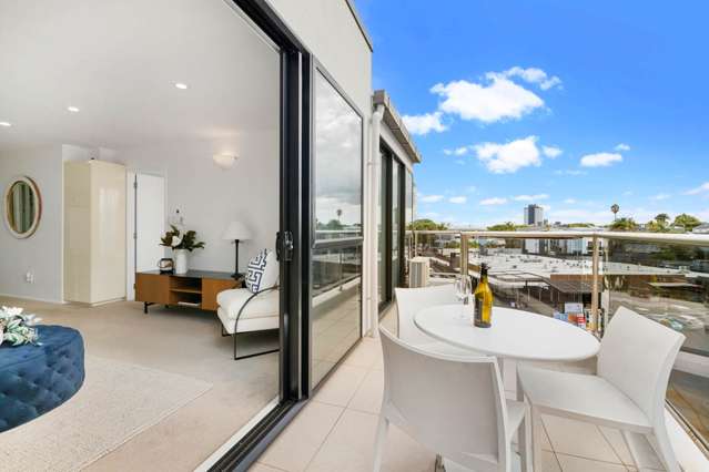 5H/175 Hurstmere Road Takapuna_4