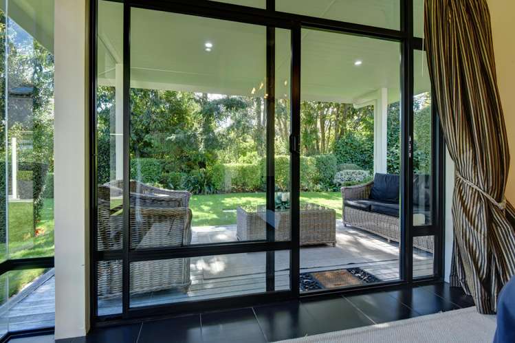 19 Western Line Westmere_13