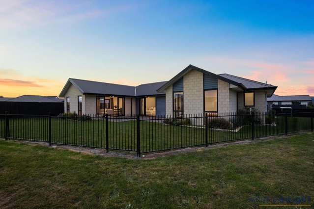 Family Living with Space, Style & Reserve Views