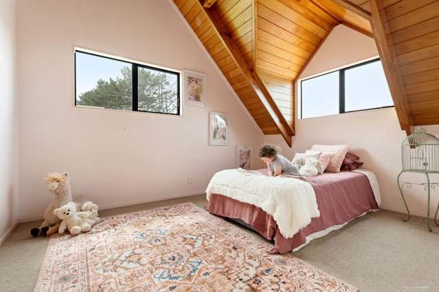 Entry-level in Awhitu with astounding views